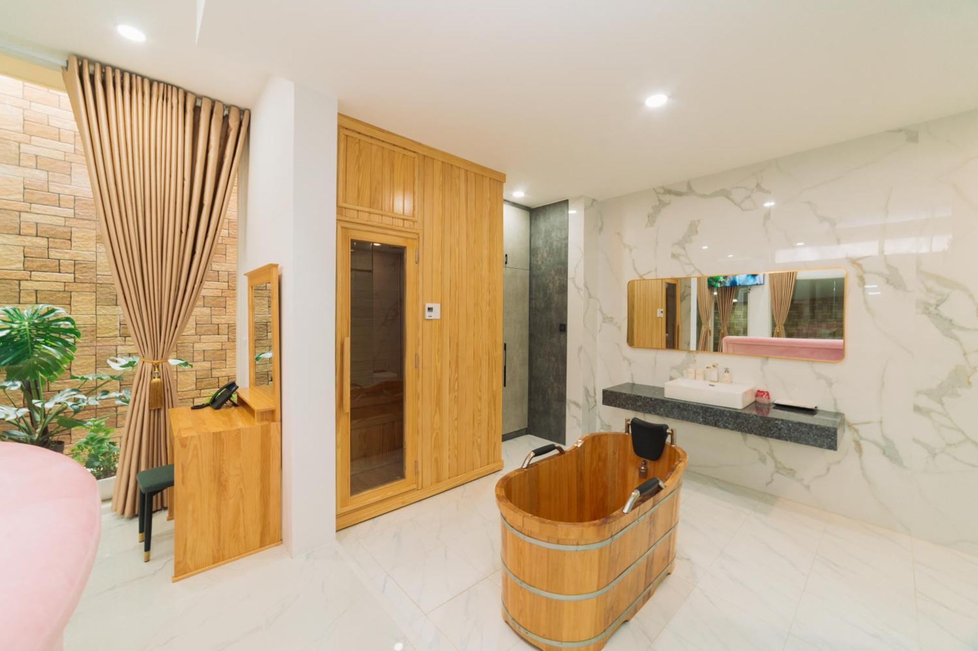 Quy Tai Premium Hotel Đà Lạt Exterior foto